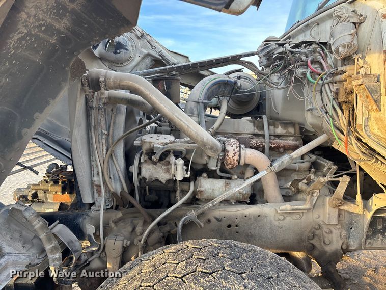 image for item FG1723 1988 Ford LT8000 ready mix truck