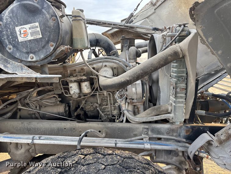 image for item FG1723 1988 Ford LT8000 ready mix truck