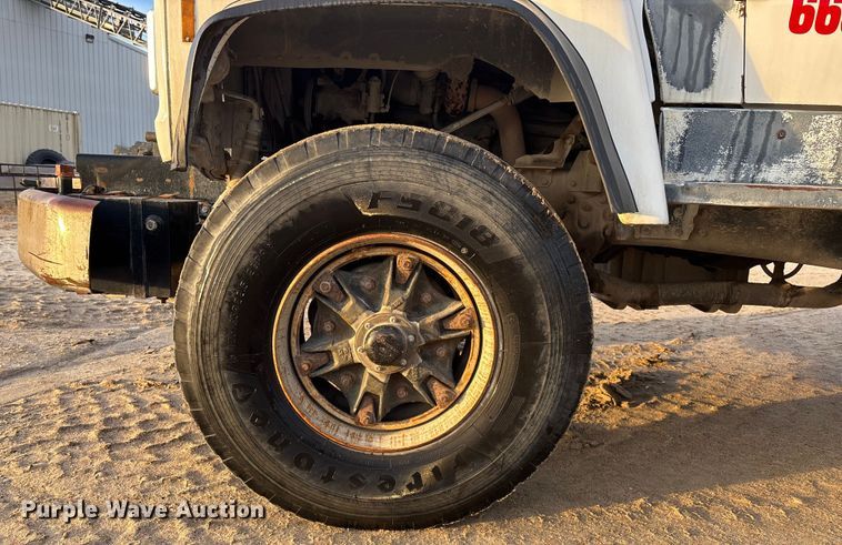 image for item FG1723 1988 Ford LT8000 ready mix truck