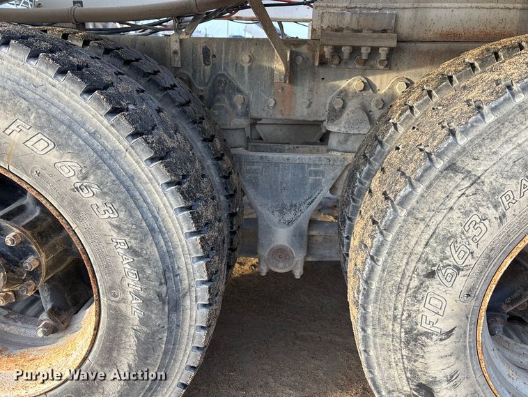 image for item FG1724 1988 Ford LT8000 ready mix truck