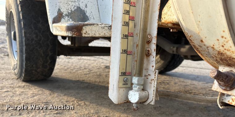 image for item FG1724 1988 Ford LT8000 ready mix truck