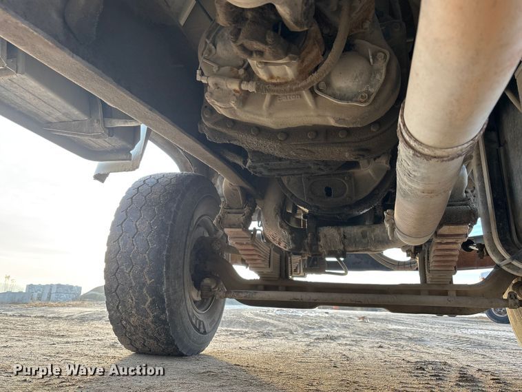 image for item FG1724 1988 Ford LT8000 ready mix truck