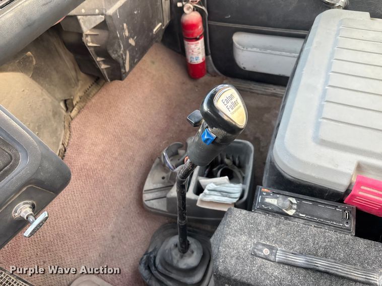 image for item FG1724 1988 Ford LT8000 ready mix truck