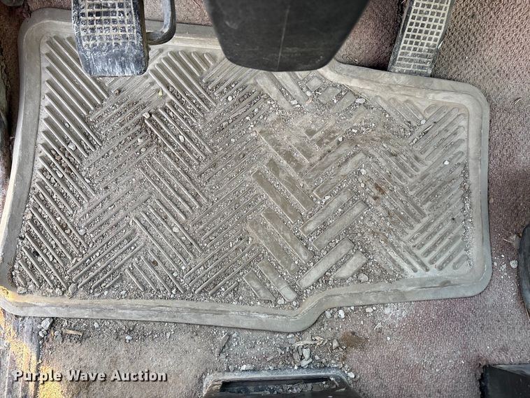 image for item FG1724 1988 Ford LT8000 ready mix truck