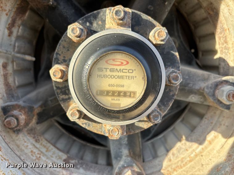 image for item FG1724 1988 Ford LT8000 ready mix truck