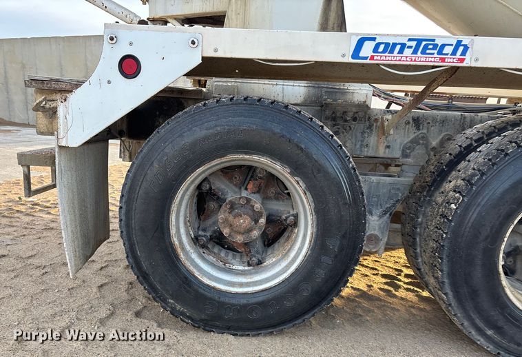 image for item FG1724 1988 Ford LT8000 ready mix truck