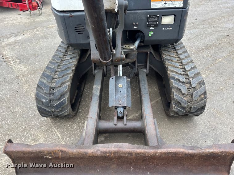 image for item FG1725 2015 Bobcat E33 mini excavator