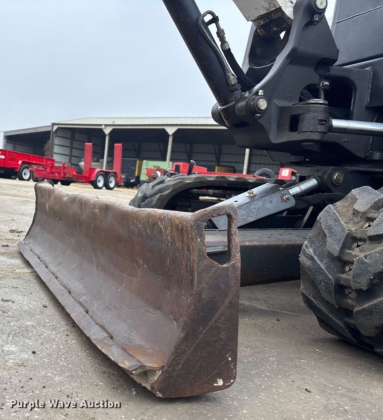 image for item FG1725 2015 Bobcat E33 mini excavator