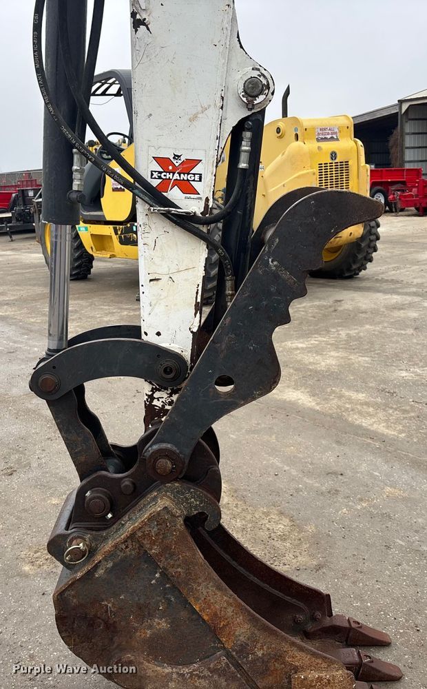 image for item FG1725 2015 Bobcat E33 mini excavator