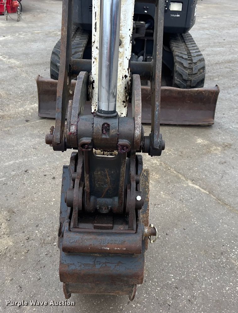 image for item FG1725 2015 Bobcat E33 mini excavator