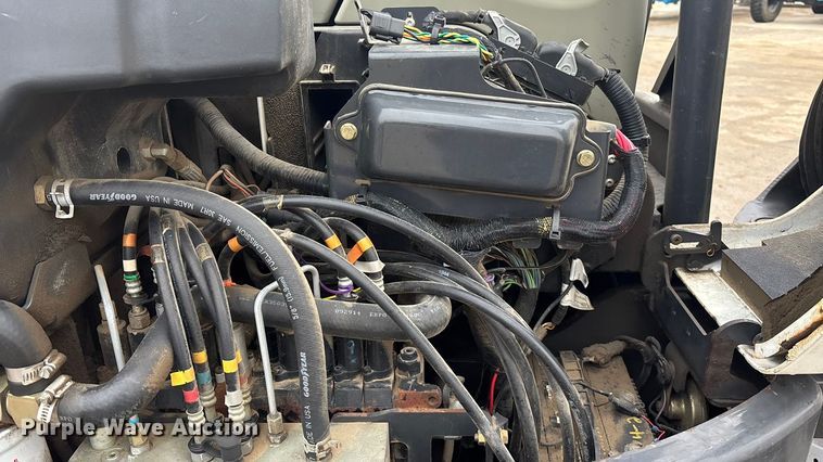 image for item FG1725 2015 Bobcat E33 mini excavator