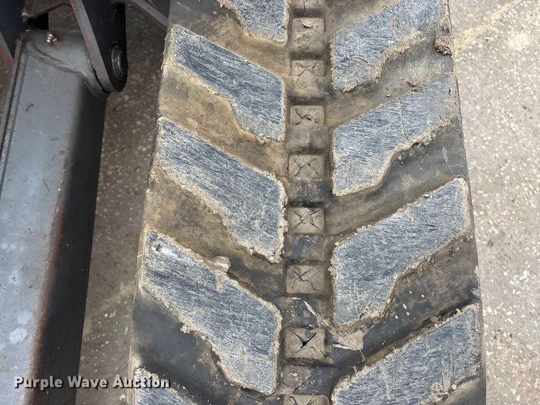 image for item FG1725 2015 Bobcat E33 mini excavator