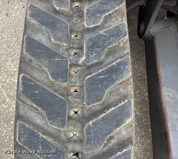 image for item FG1725 2015 Bobcat E33 mini excavator