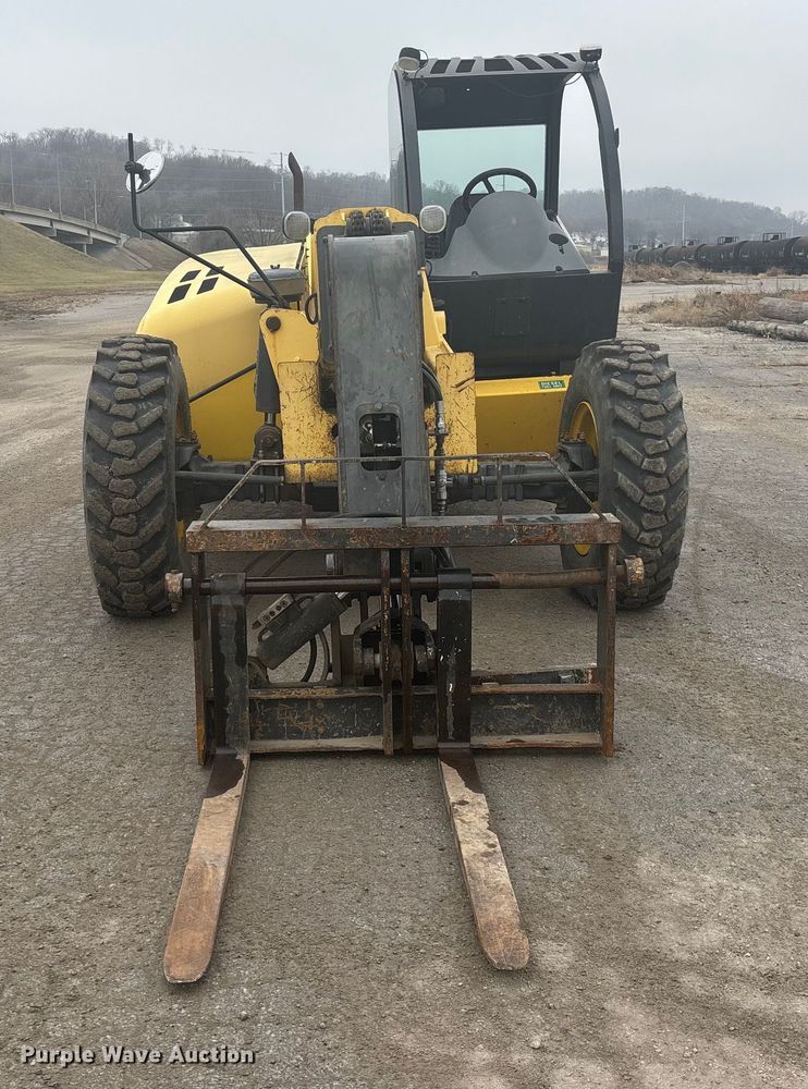 image for item FG1726 2007 New Holland M427 telehandler