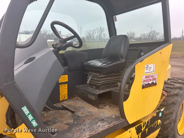 image for item FG1726 2007 New Holland M427 telehandler