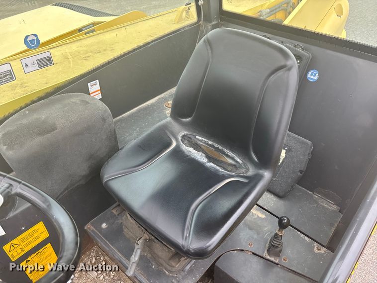 image for item FG1726 2007 New Holland M427 telehandler