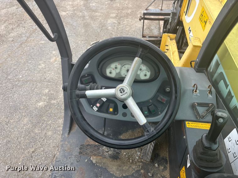 image for item FG1726 2007 New Holland M427 telehandler