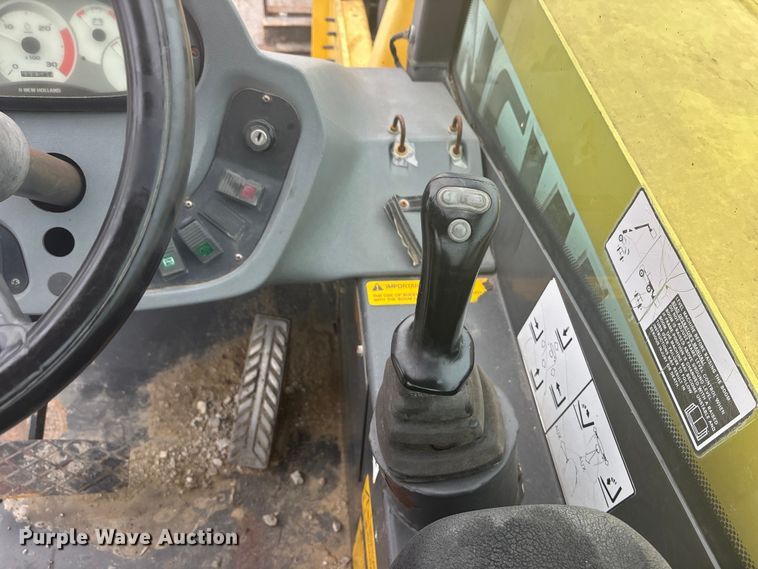 image for item FG1726 2007 New Holland M427 telehandler