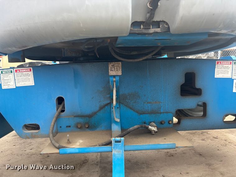 image for item FG1727 2005 Genie Z-45/25J boom lift