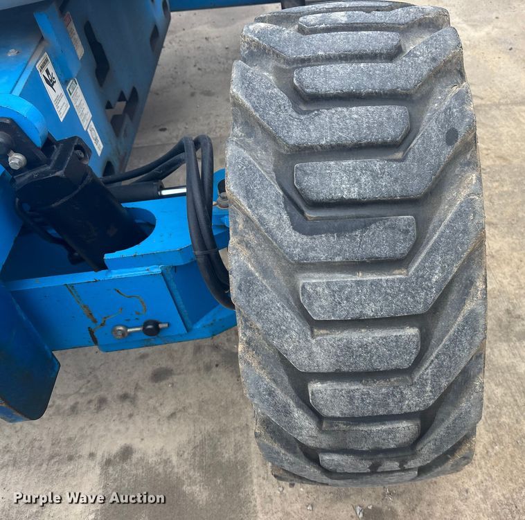 image for item FG1727 2005 Genie Z-45/25J boom lift