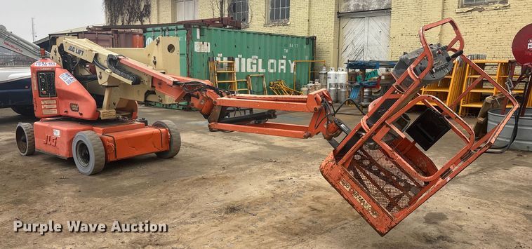 image for item FG1728 2005 JLG E400AJP  boom lift
