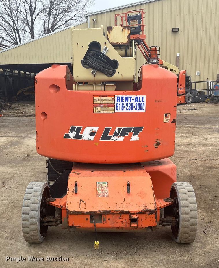 image for item FG1728 2005 JLG E400AJP  boom lift