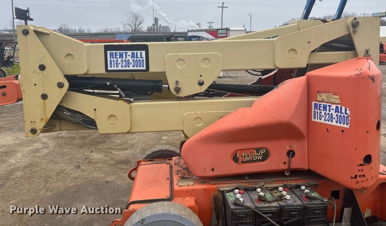 image for item FG1728 2005 JLG E400AJP  boom lift