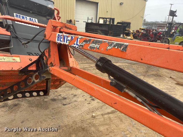 image for item FG1728 2005 JLG E400AJP  boom lift