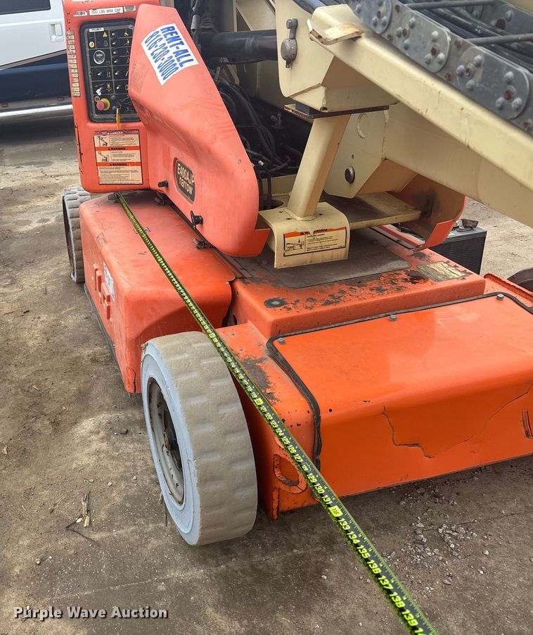 image for item FG1728 2005 JLG E400AJP  boom lift