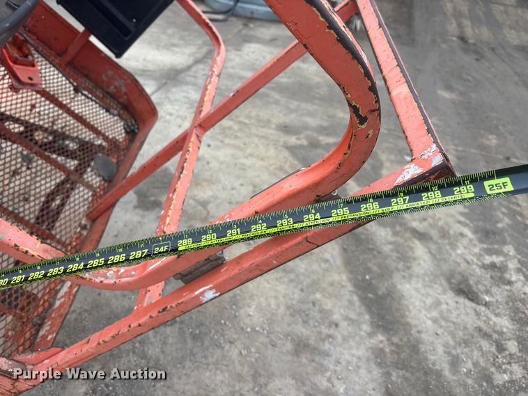 image for item FG1728 2005 JLG E400AJP  boom lift