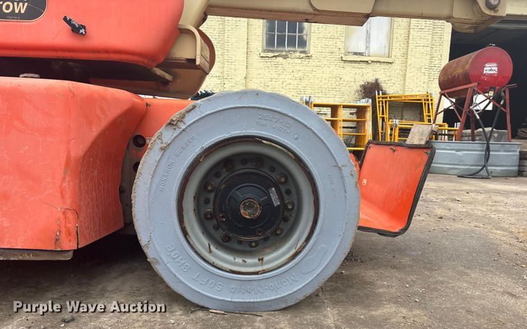 image for item FG1728 2005 JLG E400AJP  boom lift