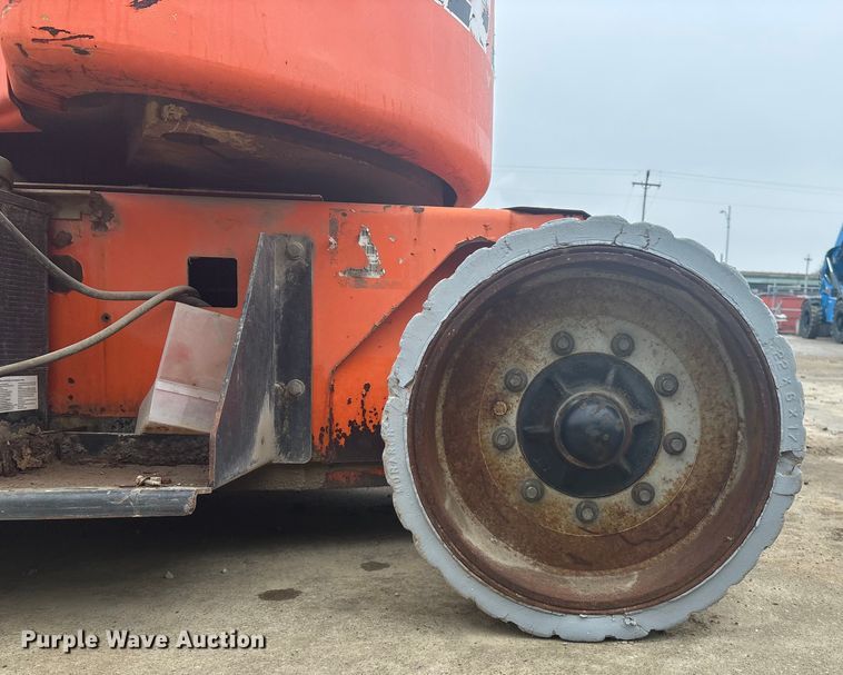 image for item FG1728 2005 JLG E400AJP  boom lift