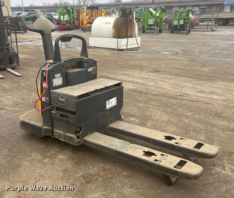 image for item FG1729 2007 Jungheinrich ECR 327 pallet jack