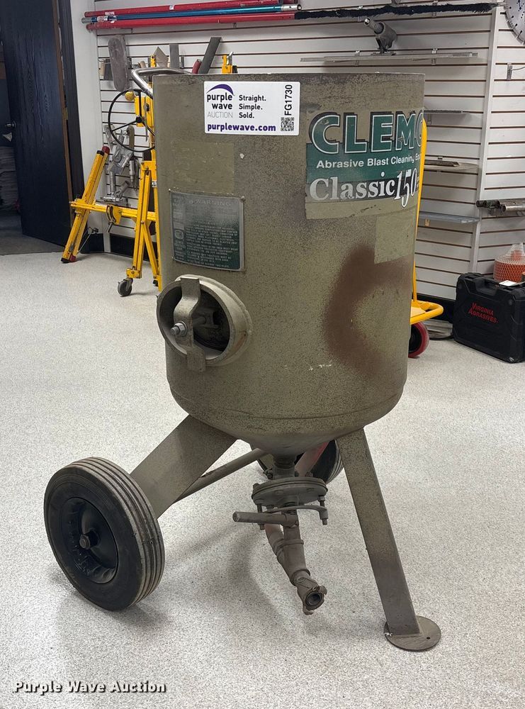 image for item FG1730 2007 Clemco Classic 150 sand blaster pot