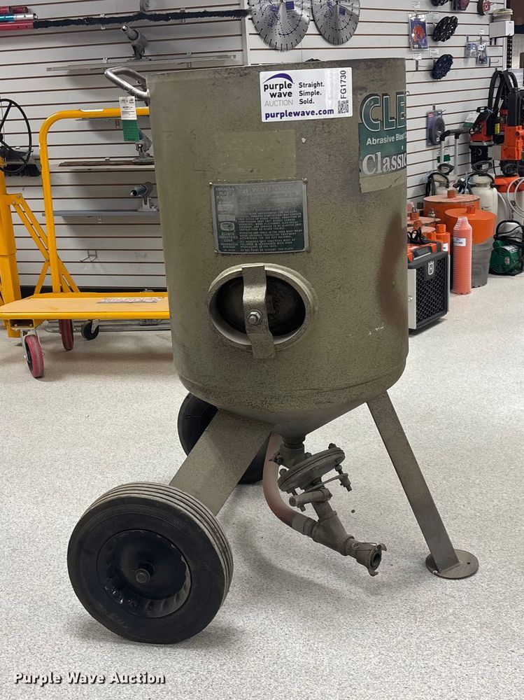 image for item FG1730 2007 Clemco Classic 150 sand blaster pot