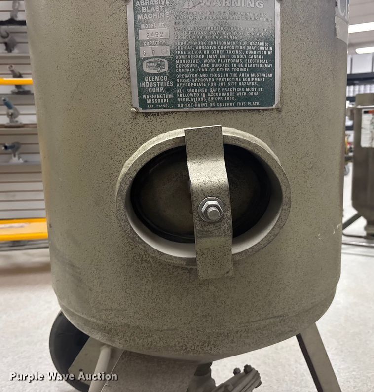 image for item FG1730 2007 Clemco Classic 150 sand blaster pot
