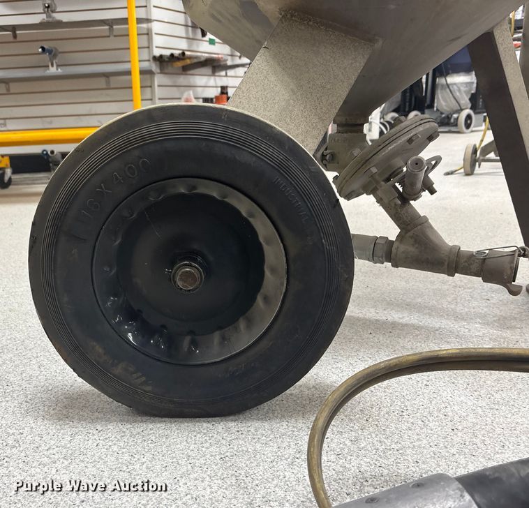 image for item FG1730 2007 Clemco Classic 150 sand blaster pot