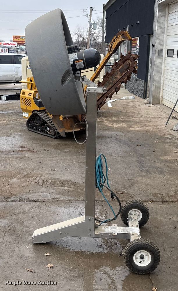 image for item FG1733 2008 I.E. Adam's 6720 mister fan