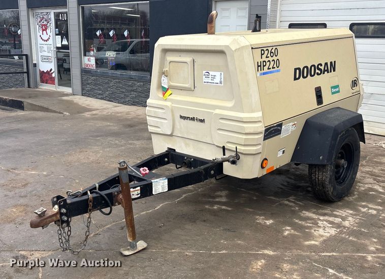 image for item FG1734 2012 Doosan P260 HP 220 air compressor