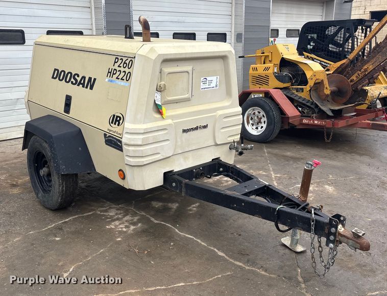 image for item FG1734 2012 Doosan P260 HP 220 air compressor