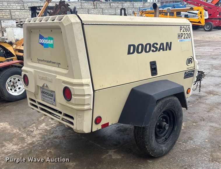 image for item FG1734 2012 Doosan P260 HP 220 air compressor