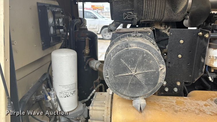 image for item FG1734 2012 Doosan P260 HP 220 air compressor