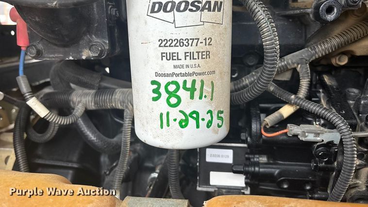 image for item FG1734 2012 Doosan P260 HP 220 air compressor