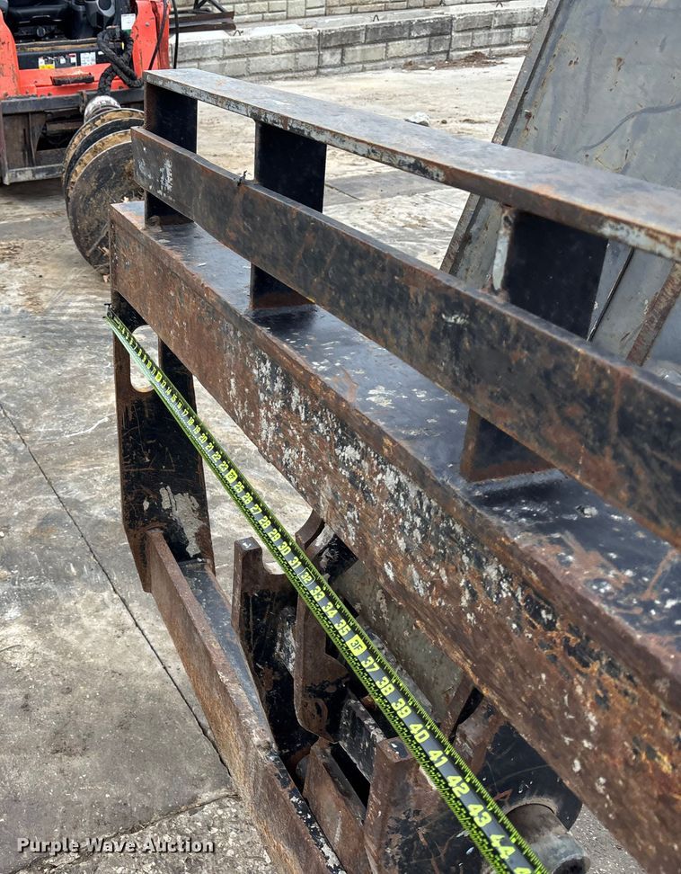 image for item FG1735 New Holland M459 telehandler