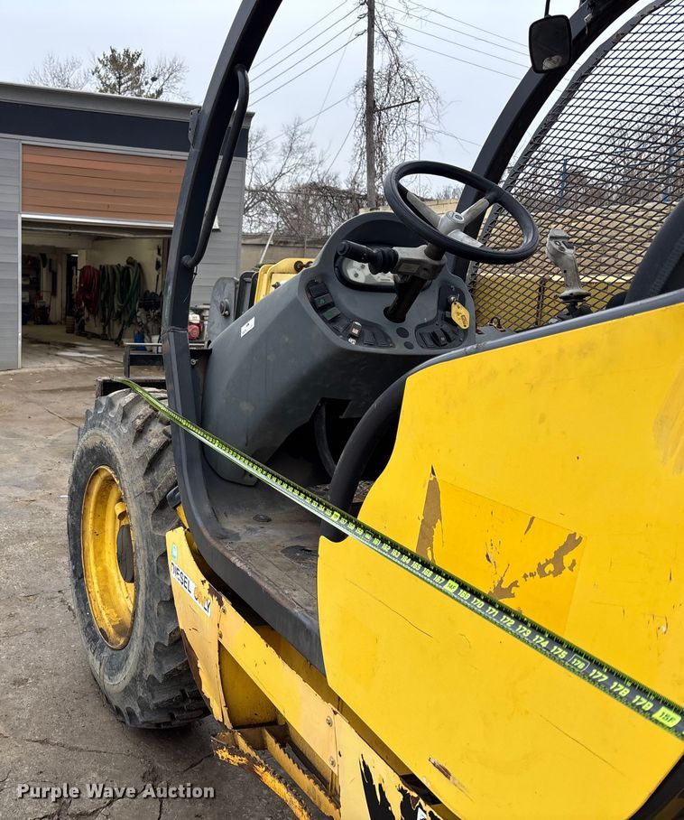 image for item FG1735 New Holland M459 telehandler