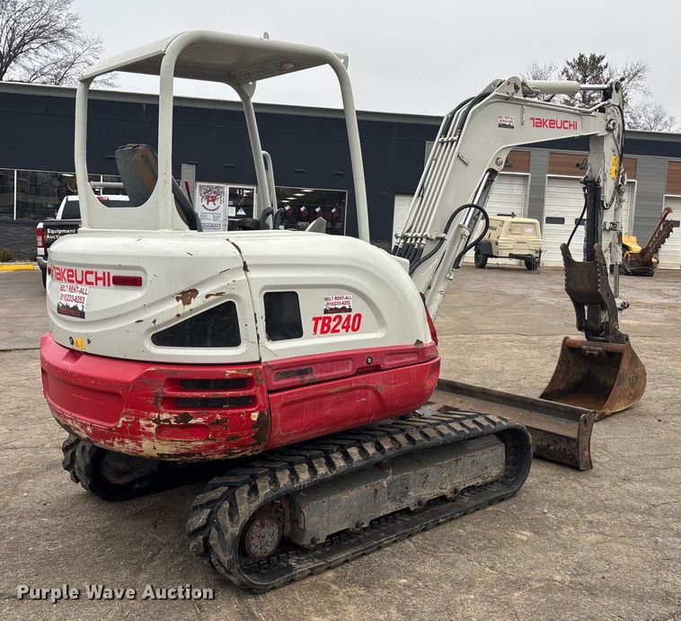 image for item FG1736 2017 Takeuchi TB240 mini excavator