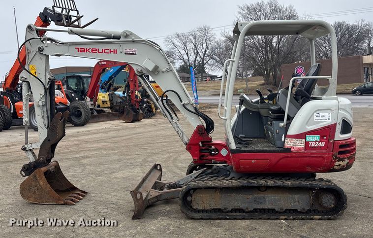 image for item FG1736 2017 Takeuchi TB240 mini excavator