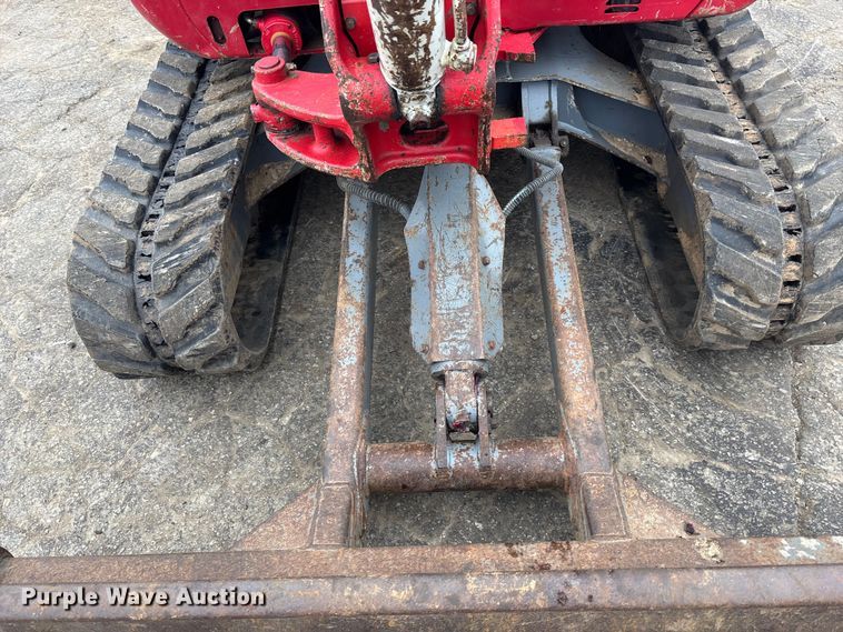 image for item FG1736 2017 Takeuchi TB240 mini excavator