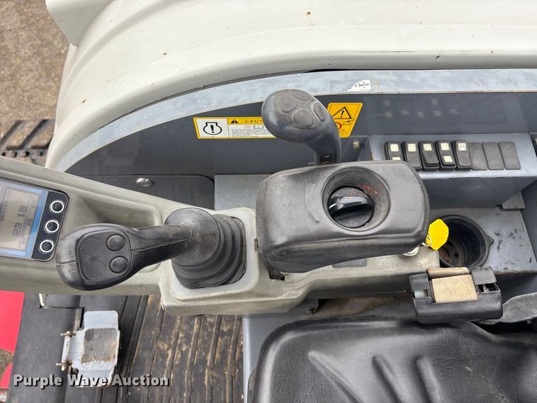 image for item FG1736 2017 Takeuchi TB240 mini excavator