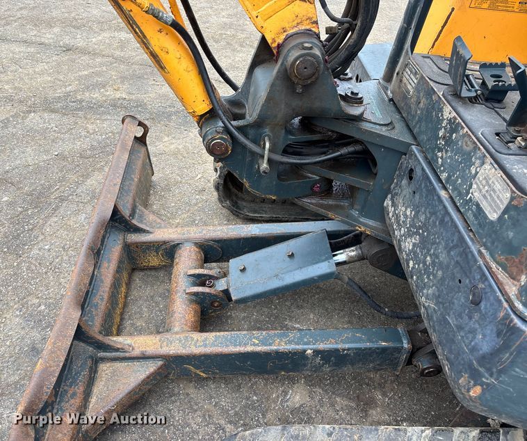 image for item FG1737 Hyundai Robes 35Z-9 mini excavator